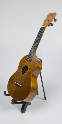 David Dart Mahogany Concert Ukulele, Style 1 (2016): mahogany top, back, sides & neck; ebony fingerboard & bridge; abalone Dart logo (hand-cut), soundhole inlay (hand-cut), & fingerboard dots